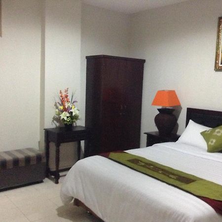 Tuban Torres Accommodation Kuta Lombok Exterior foto