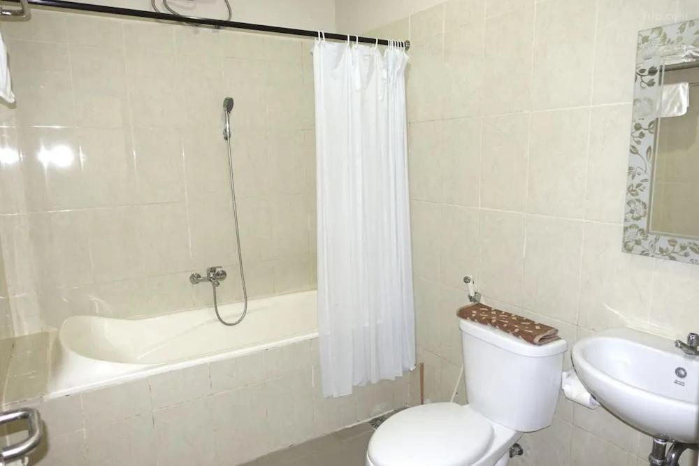 Tuban Torres Accommodation Kuta Lombok Exterior foto